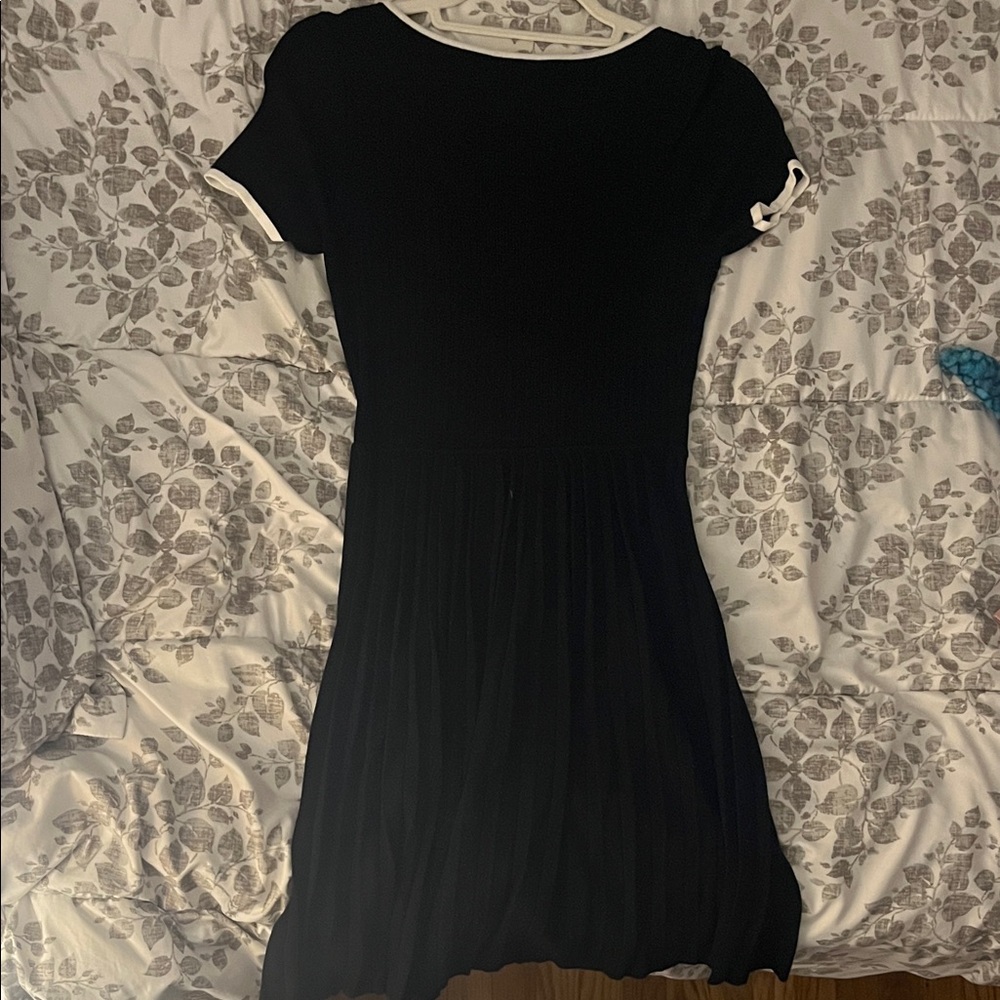 Black Dress with White Accents - Picture 7 of 7